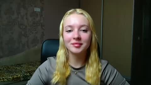 Melanie online show from December 2, 6:26 am