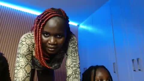 Milah online show from November 11, 11:13 pm