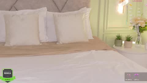 kimberley cruz online show from March 7, 1:07 pm