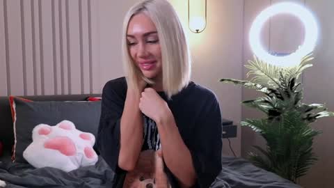 alienmito online show from February 18, 1:05 am