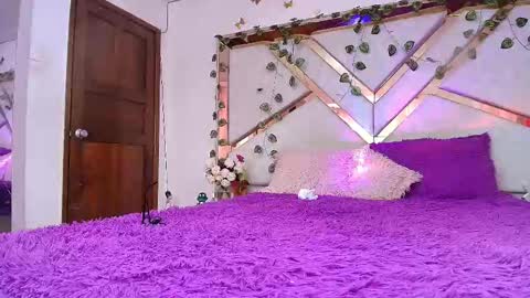 Natasha Rodriguez independent model online show from March 6, 9:10 pm