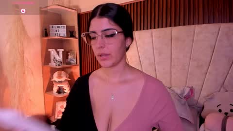 Niah  You can call me Ni or cutie haha online show from October 21, 8:13 pm