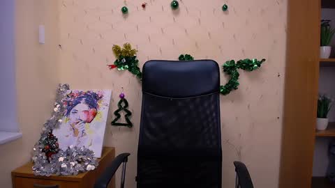 Nica online show from December 26, 2:48 pm