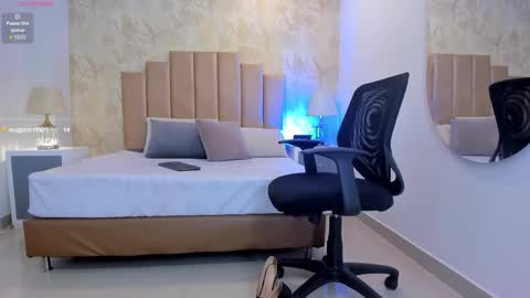  peach1  online show from October 28, 3:07 pm