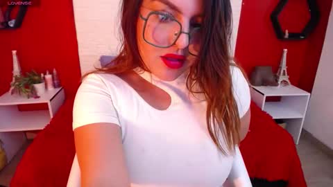 Laura online show from January 5, 7:06 pm