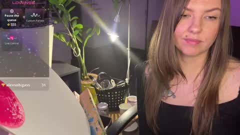  HADLY see u online 0312  online show from March 5, 5:08 pm