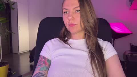  HADLY see u online 0312  online show from December 24, 5:44 pm