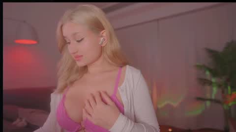 Eva online show from July 8, 10:45 pm