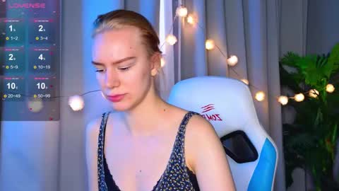 im Amy online show from October 21, 5:55 am