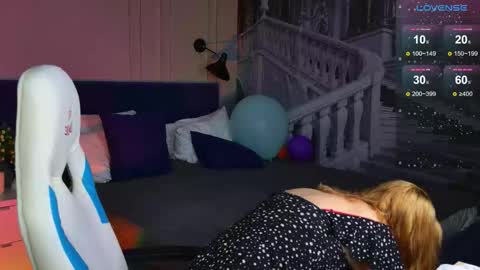 im Amy online show from November 29, 6:17 am