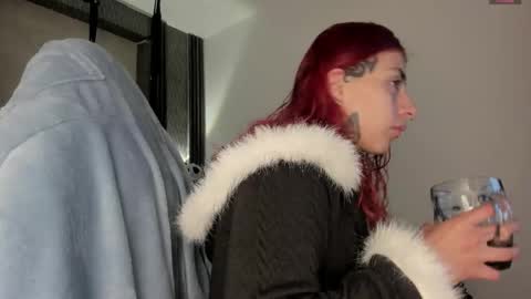 Selene online show from November 25, 2:08 pm