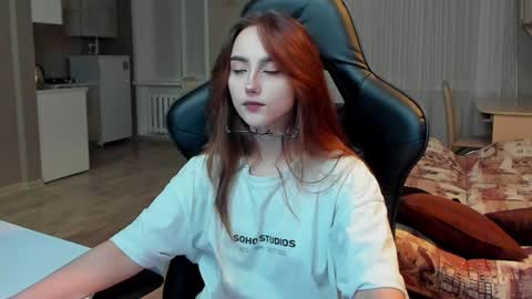 _silverdream online show from February 3, 9:18 pm