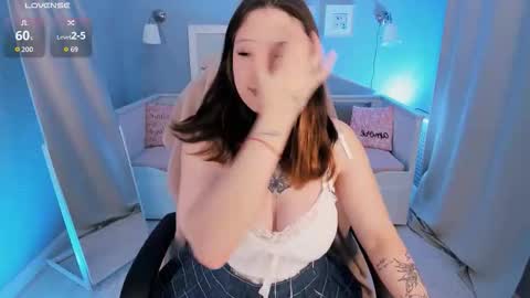 Sofi  Follow me  online show from October 1, 7:02 am