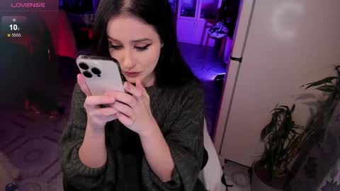 Snapshot of _sserendipityy_ chatting on October 19, 6:10 pm _sserendipityy_ online show from October 19, 6:10 pm