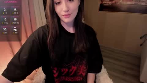 _sserendipityy_ online show from December 3, 8:44 pm