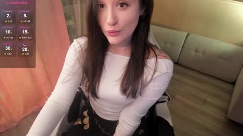 _sserendipityy_ online show from December 1, 6:43 pm