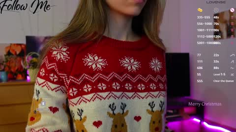 Snapshot of _sweetcams_ chatting on December 25, 4:22 am Dasha  online show from December 25, 4:22 am