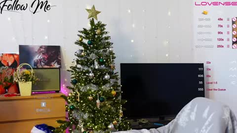 Snapshot of _sweetcams_ chatting on December 17, 7:40 am Dasha  online show from December 17, 7:40 am
