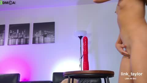 Link Taylor online show from October 8, 9:30 pm