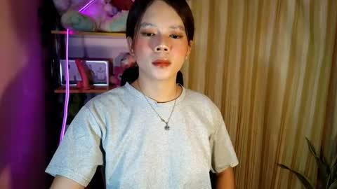 _urpetitegirl online show from June 14, 5:46 pm