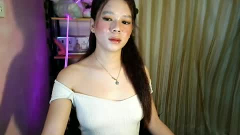 _urpetitegirl online show from June 26, 12:06 pm