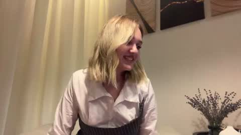 Luna  online show from June 26, 7:48 pm