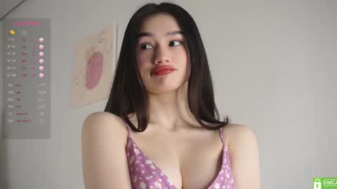 Viola online show from December 5, 4:09 am