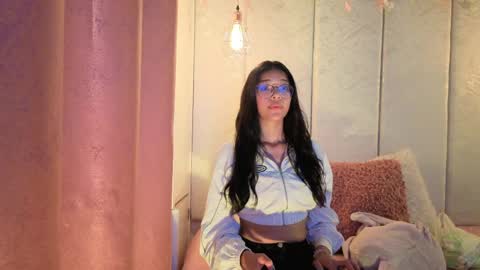   online show from March 24, 8:03 pm