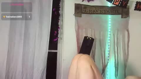 _yourcherrybomb online show from October 18, 1:30 am