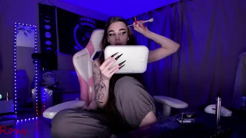 Roxy online show from October 29, 3:33 am