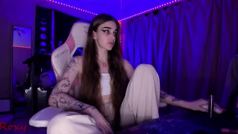 Roxy online show from November 27, 10:01 pm