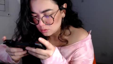 Leona  online show from December 18, 1:10 am