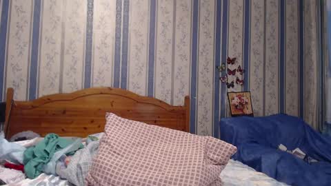 NINA online show from April 10, 7:42 pm