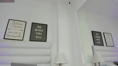 abbey_walker online show from December 20, 11:47 am