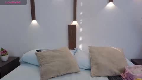 Abbygail online show from December 18, 12:32 pm