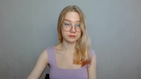 Snapshot of abbymoore__ chatting on February 10, 8:20 am Abby Lovense is active online show from February 10, 8:20 am