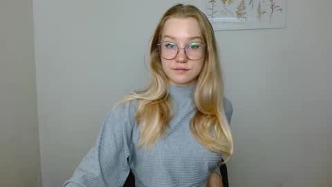 Snapshot of abbymoore__ chatting on September 14, 10:24 am Abby Lovense is active online show from September 14, 10:24 am