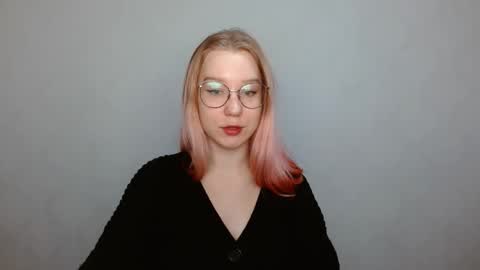 Snapshot of abbymoore__ chatting on December 16, 9:03 am Abby Lovense is active online show from December 16, 9:03 am