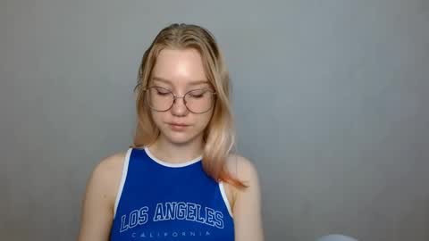 Snapshot of abbymoore__ chatting on January 15, 9:13 am Abby Lovense is active online show from January 15, 9:13 am