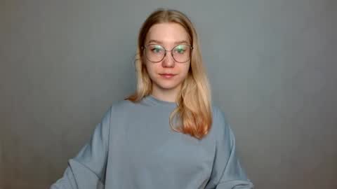 Snapshot of abbymoore__ chatting on March 1, 8:13 am Abby Lovense is active online show from March 1, 8:13 am