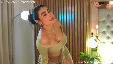 abie_owen online show from February 23, 12:15 am