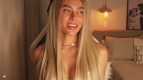 My name is Alexa. Please say hello I like to chat with you. If you have requests please use tip online show from October 1, 1:54 am