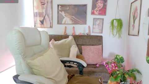 adeellee online show from November 23, 5:25 pm