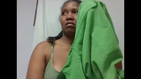 adelealy online show from December 4, 2:47 am