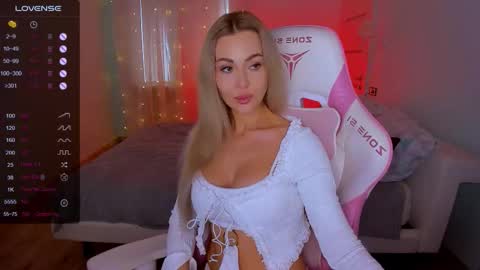 Adele online show from February 3, 6:22 am