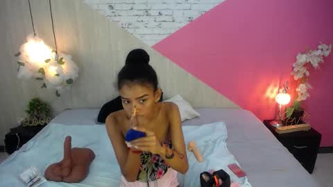 adisson_petite1 online show from November 29, 6:56 pm
