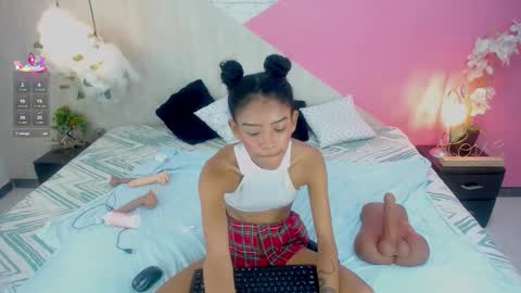 adisson_petite1 online show from January 16, 9:33 pm