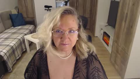 Cryna online show from February 14, 2:28 am