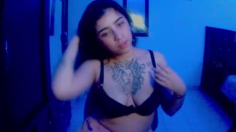 Snapshot of adri_gomez1 chatting on October 13, 7:00 am online show from October 13, 7:00 am