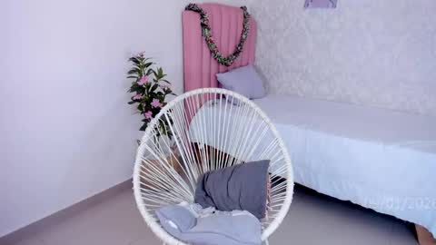 Adriana online show from January 9, 4:00 pm